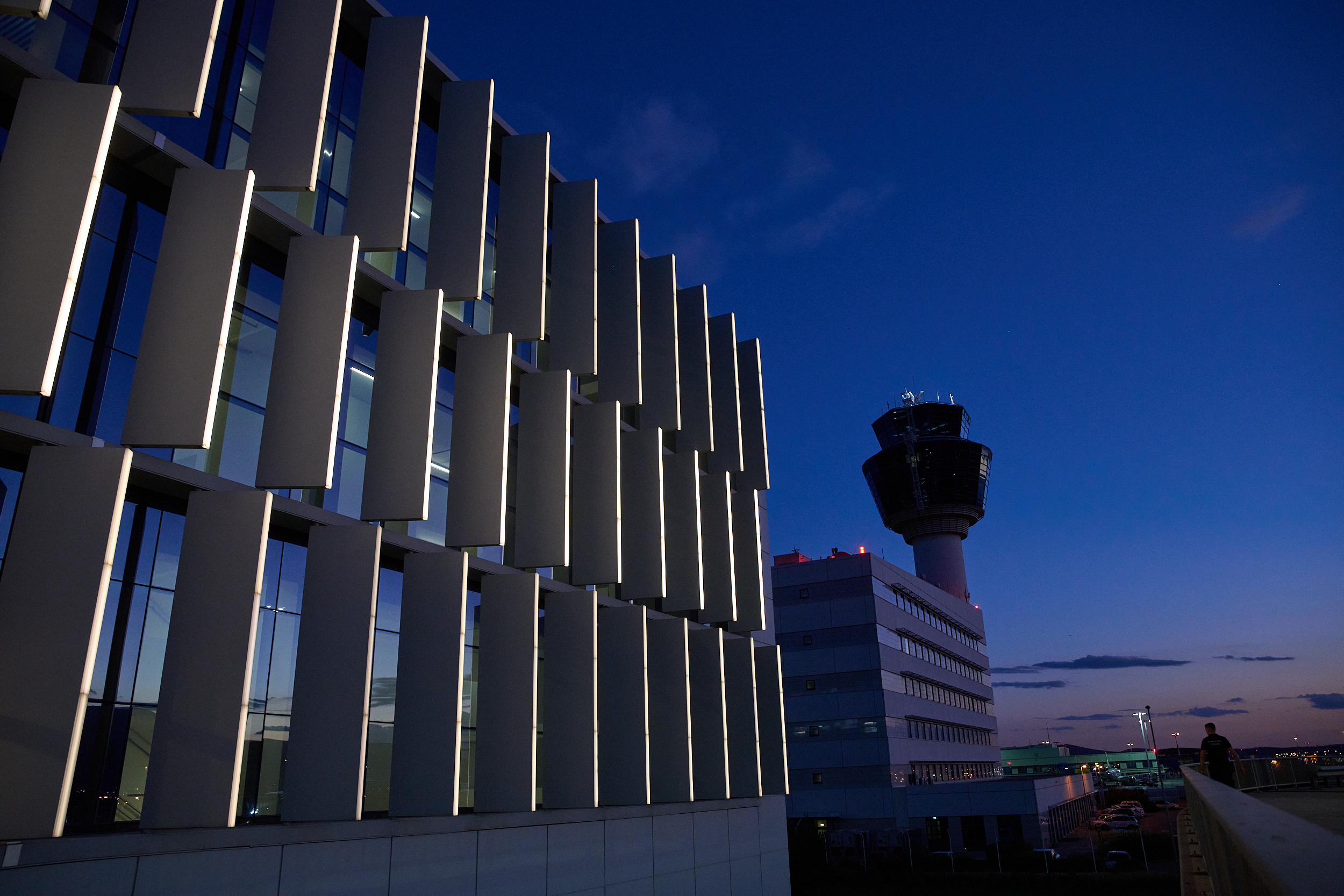 photo of the airport by night