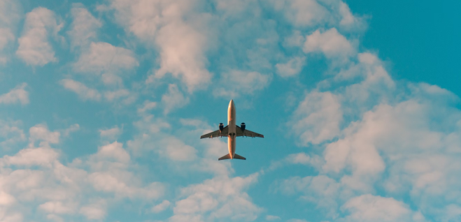 Airplane flying